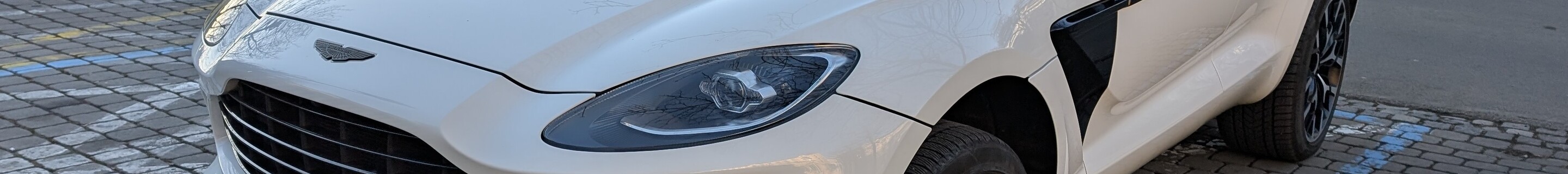 Aston Martin DBX