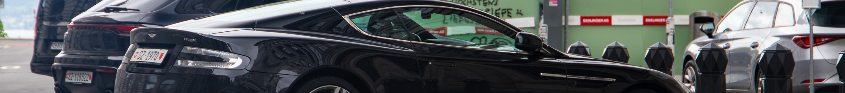 Aston Martin Virage 2011