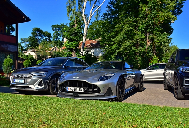 Aston Martin DB12