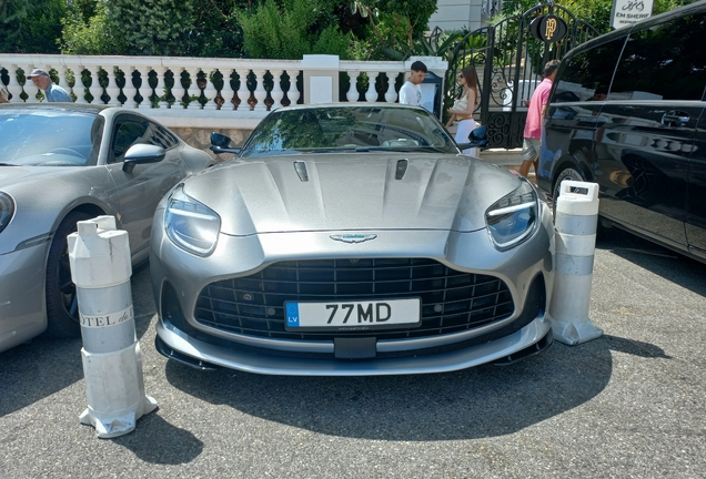 Aston Martin DB12