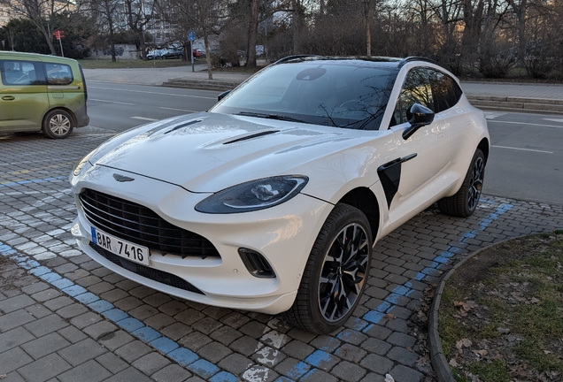 Aston Martin DBX