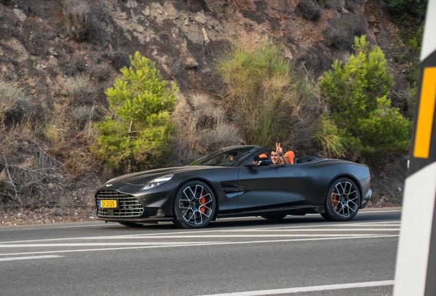 Aston Martin Vanquish Volante 2025