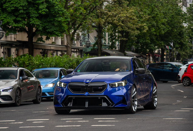BMW M5 G90