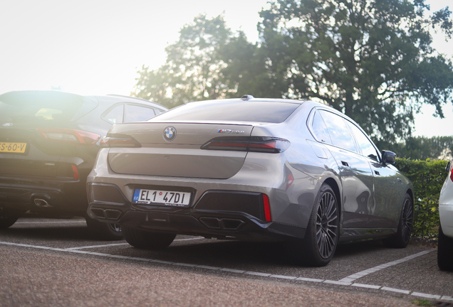 BMW M760e xDrive