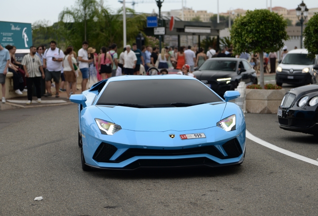 Lamborghini Aventador S LP740-4