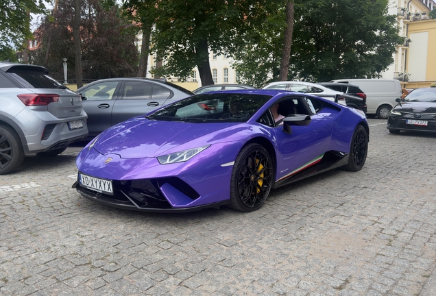 Lamborghini Huracán LP640-4 Performante