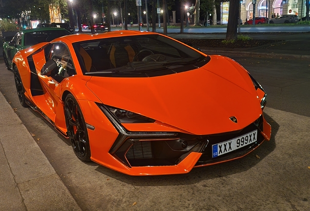 Lamborghini Revuelto