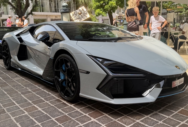 Lamborghini Revuelto