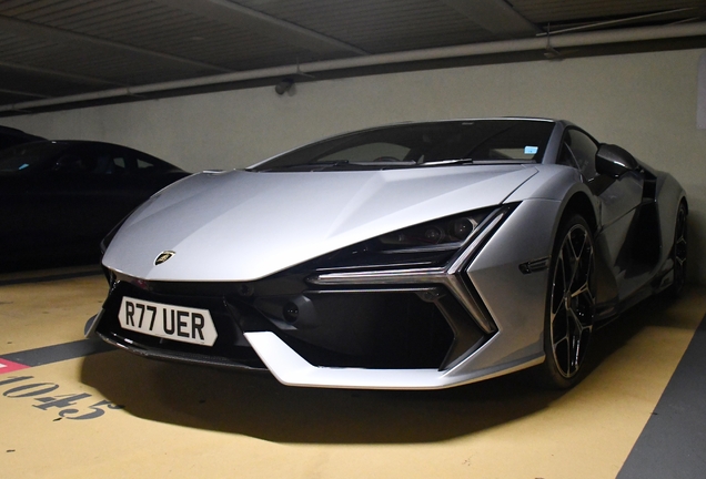 Lamborghini Revuelto
