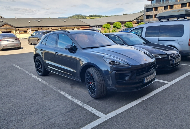 Porsche 95B Macan GTS MkIII