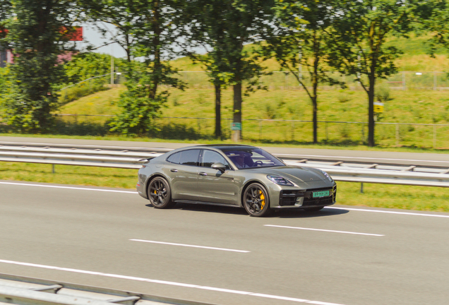 Porsche 972 Panamera Turbo S E-Hybrid