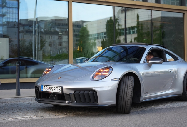 Porsche 992 Carrera 4 GTS MkII