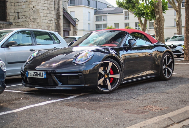Porsche 992 Carrera 4S Cabriolet MkI