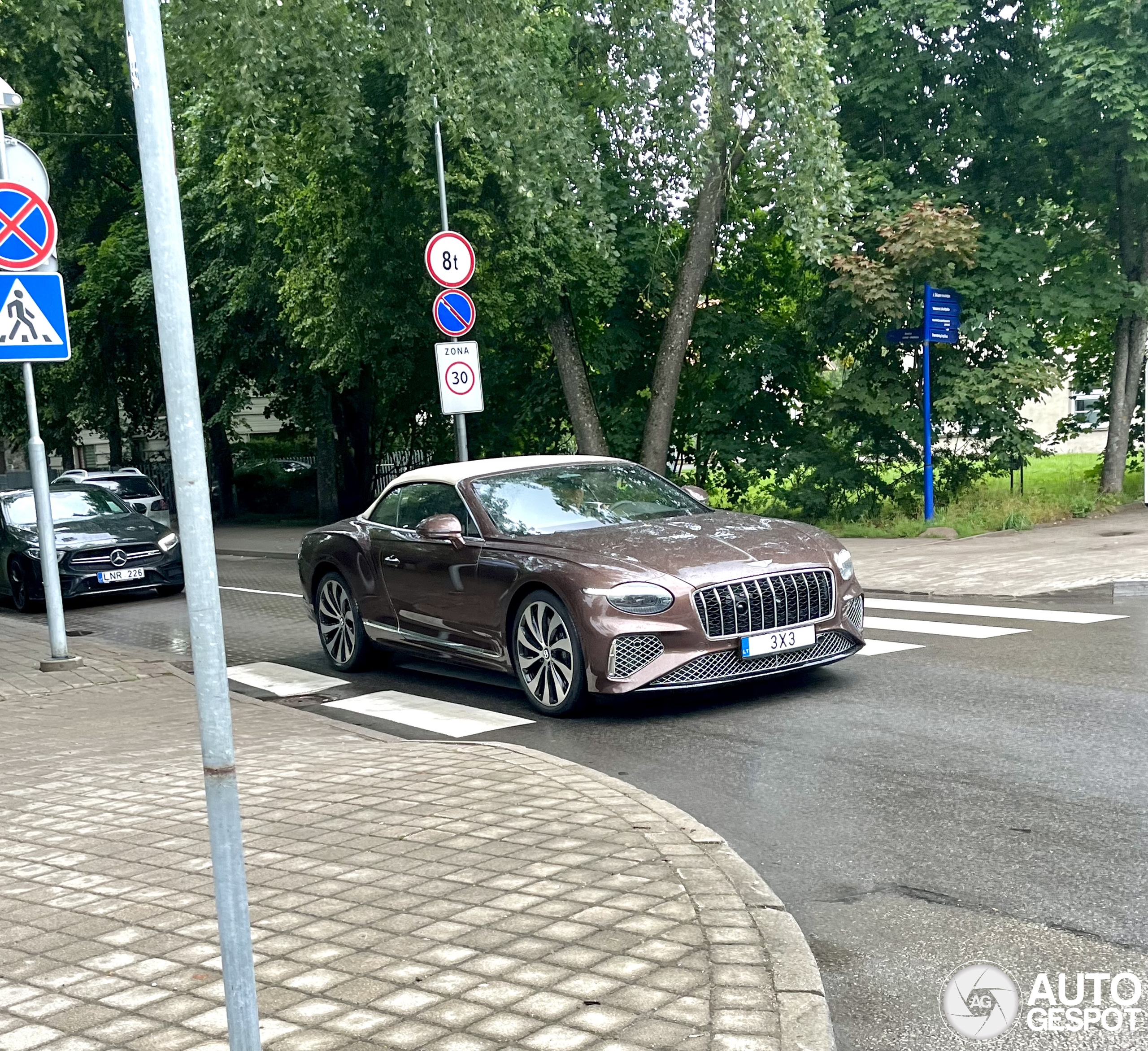 Bentley Continental GTC Azure 2025