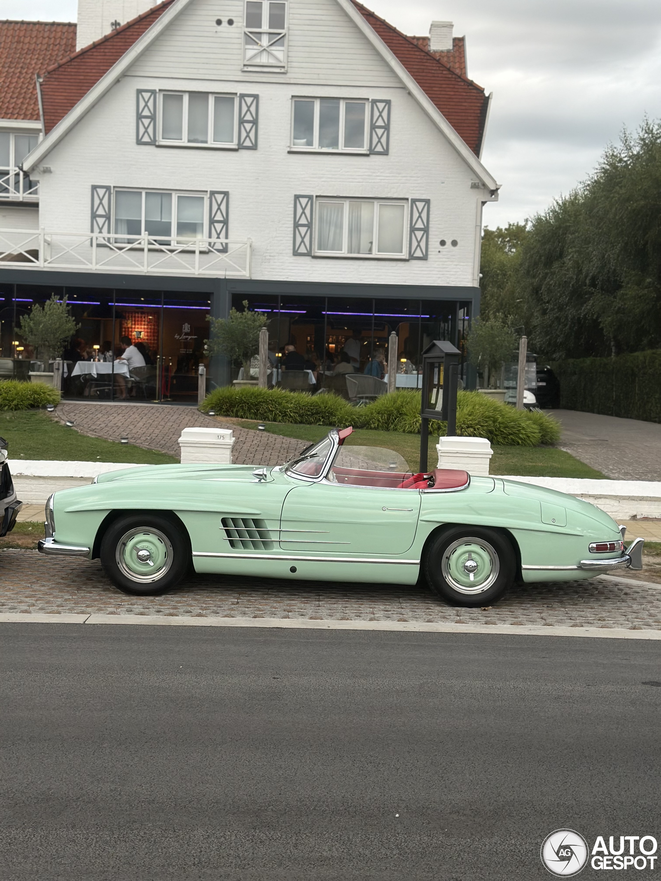 Mercedes-Benz 300SL Roadster
