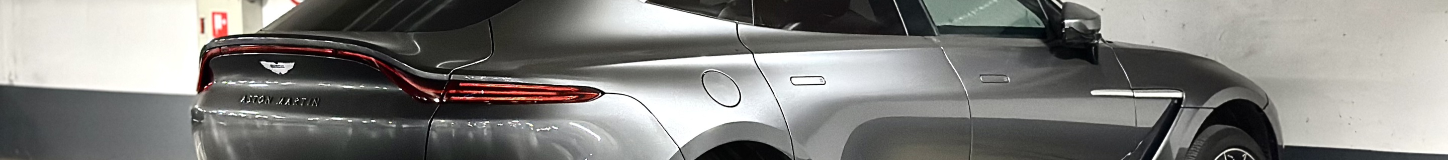 Aston Martin DBX