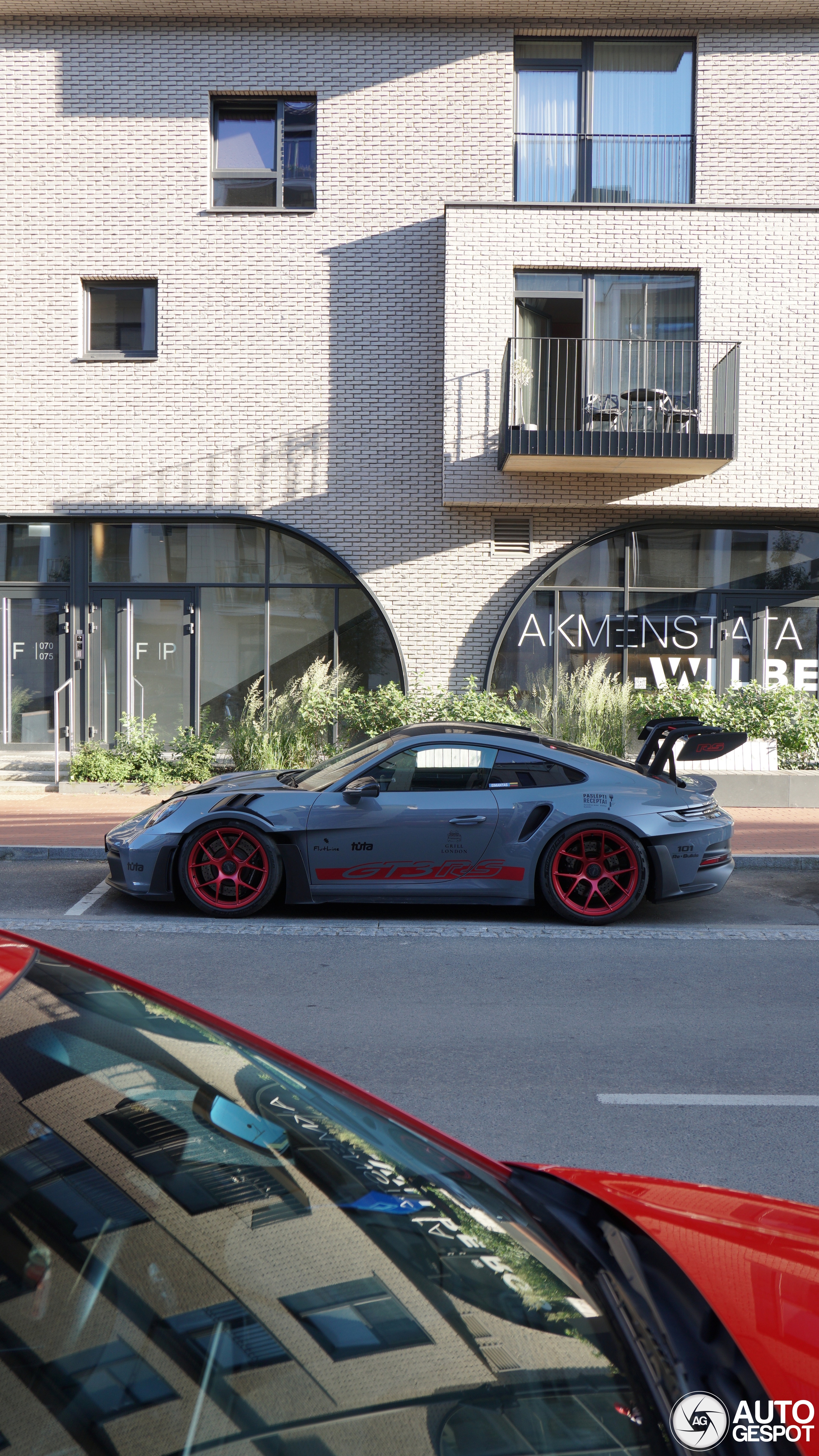 Porsche 992 GT3 RS MkI Weissach Package
