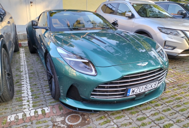 Aston Martin DB12