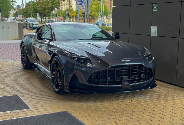 Aston Martin DB12 S