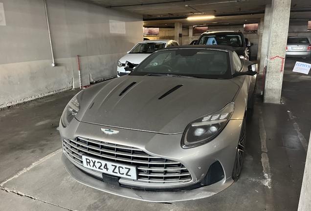 Aston Martin DB12 Volante