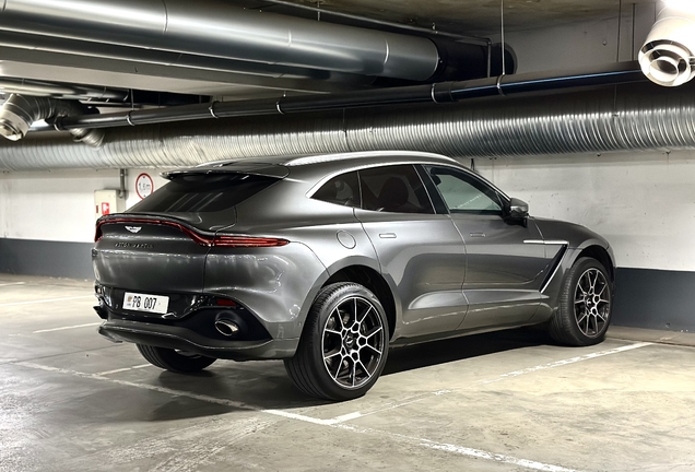 Aston Martin DBX