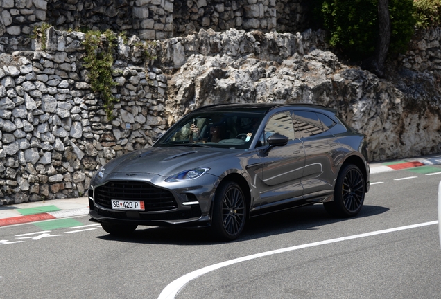 Aston Martin DBX707