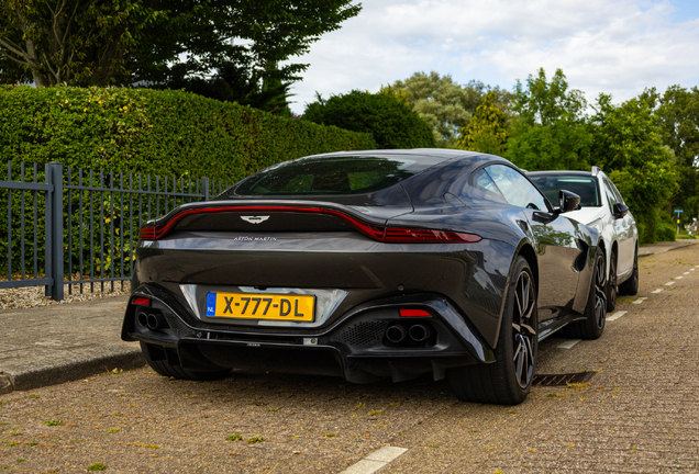 Aston Martin V8 Vantage 2018