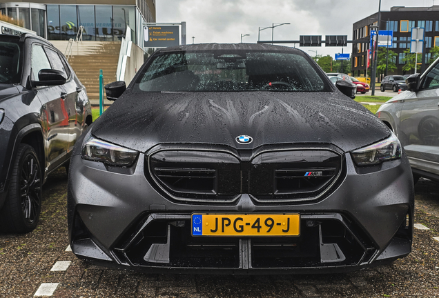BMW M5 G90