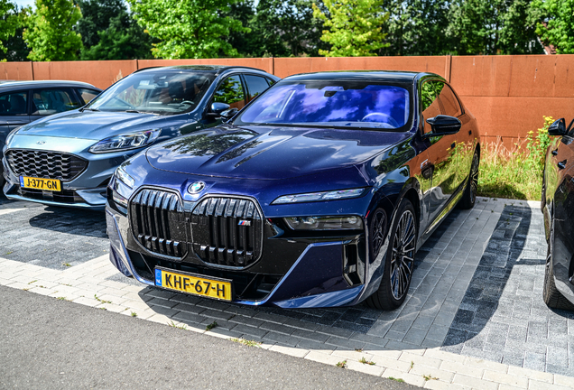 BMW M760e xDrive