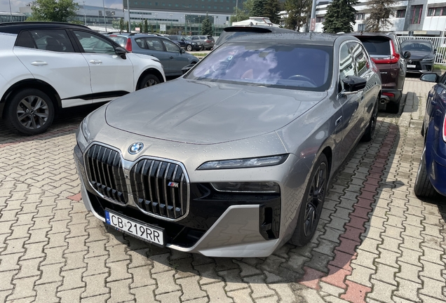 BMW M760e xDrive