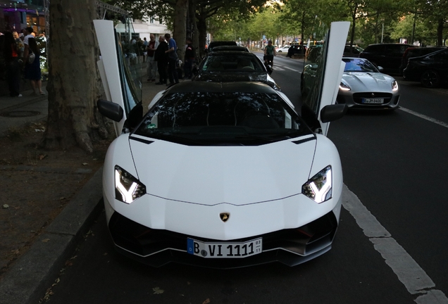 Lamborghini Aventador LP780-4 Ultimae Roadster
