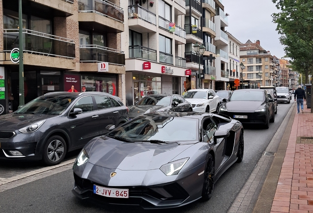Lamborghini Aventador S LP740-4 Roadster