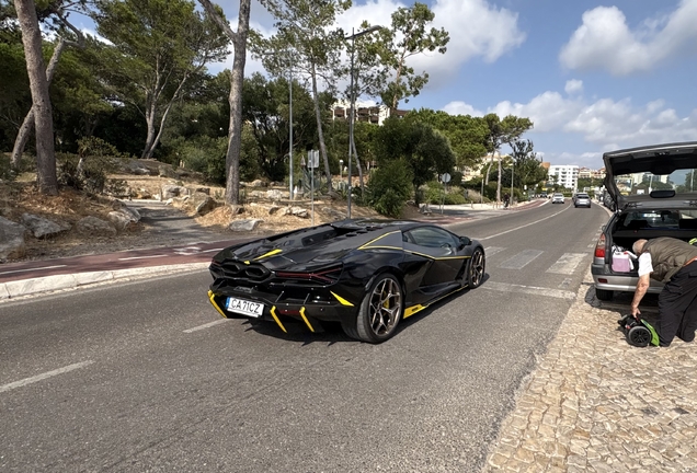 Lamborghini Revuelto