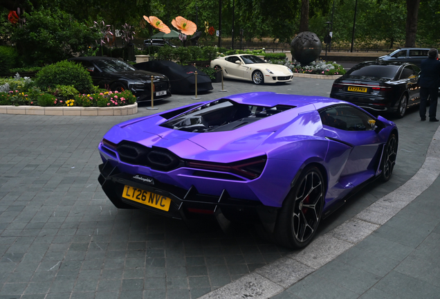 Lamborghini Revuelto