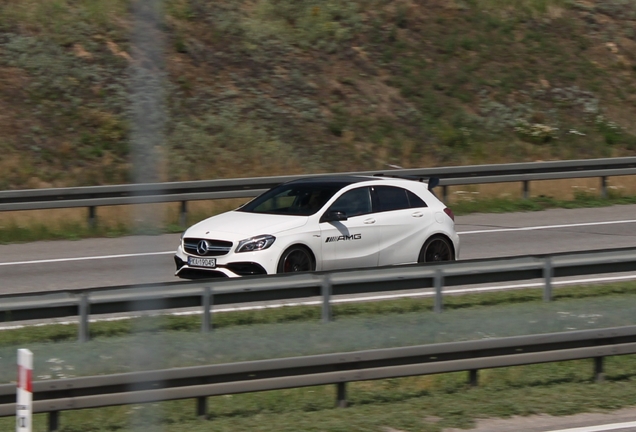 Mercedes-AMG A 45 W176 2015