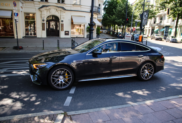 Mercedes-AMG GT 63 S X290