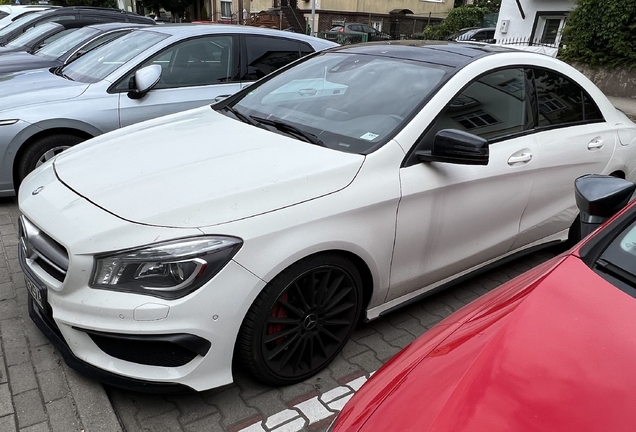 Mercedes-Benz CLA 45 AMG C117