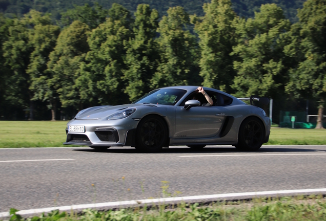 Porsche 718 Cayman GT4 RS