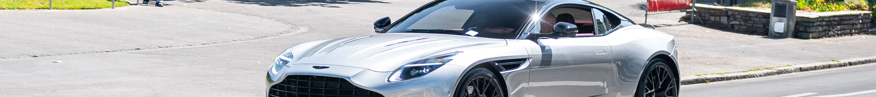 Aston Martin DB12