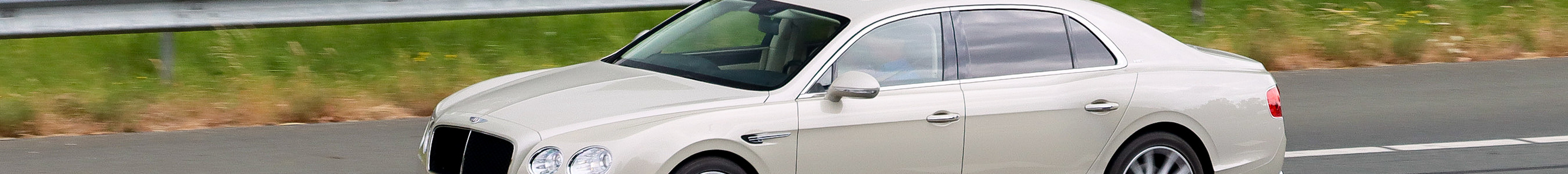 Bentley Flying Spur V8