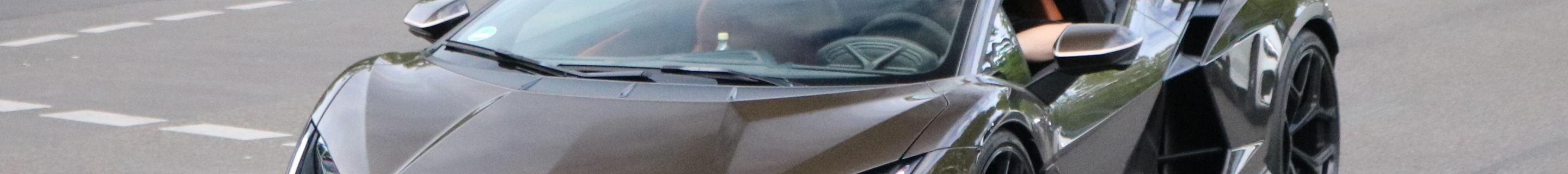 Lamborghini Revuelto