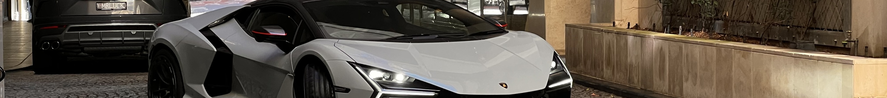 Lamborghini Revuelto