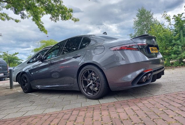 Alfa Romeo Giulia Quadrifoglio 2023