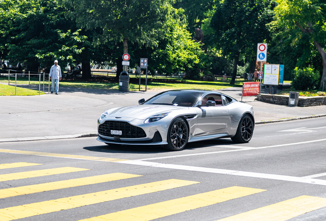 Aston Martin DB12