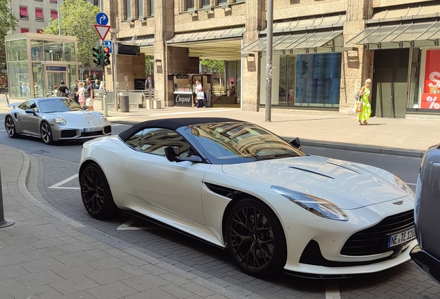 Aston Martin DB12 Volante