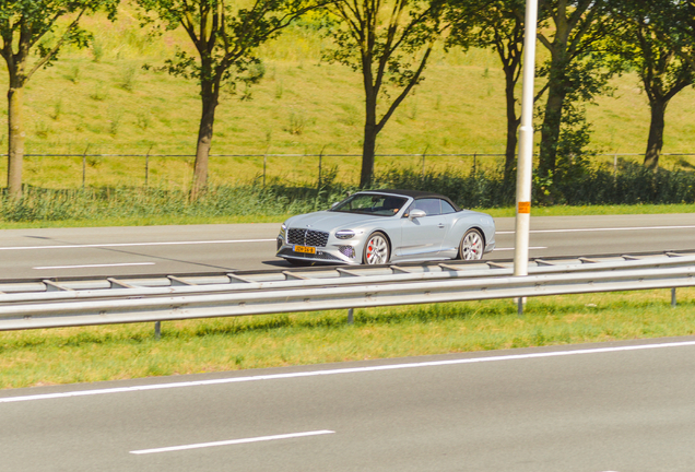 Bentley Continental GTC Mulliner 2025