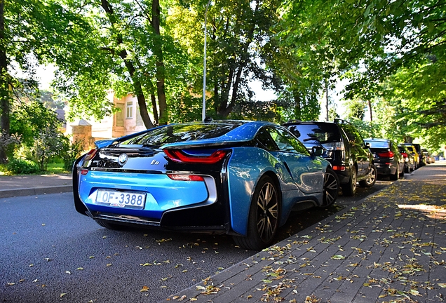 BMW i8