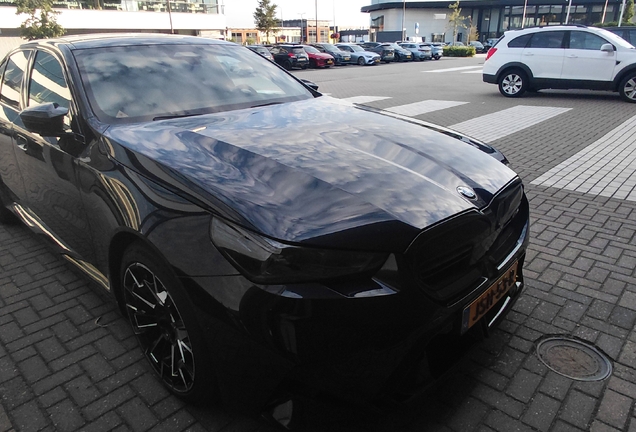BMW M5 G90
