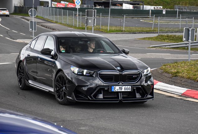 BMW M5 G90