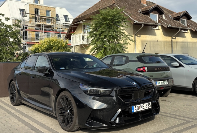 BMW M5 G90